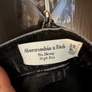 Abercrombie Jeans – Black, Size 6L, The Skinny High Rise